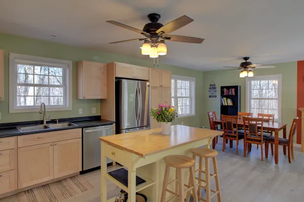 $464,900 | 47 Lovers Lane, Grand Isle, VT 05458