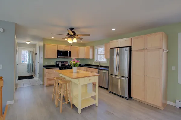 $464,900 | 47 Lovers Lane, Grand Isle, VT 05458