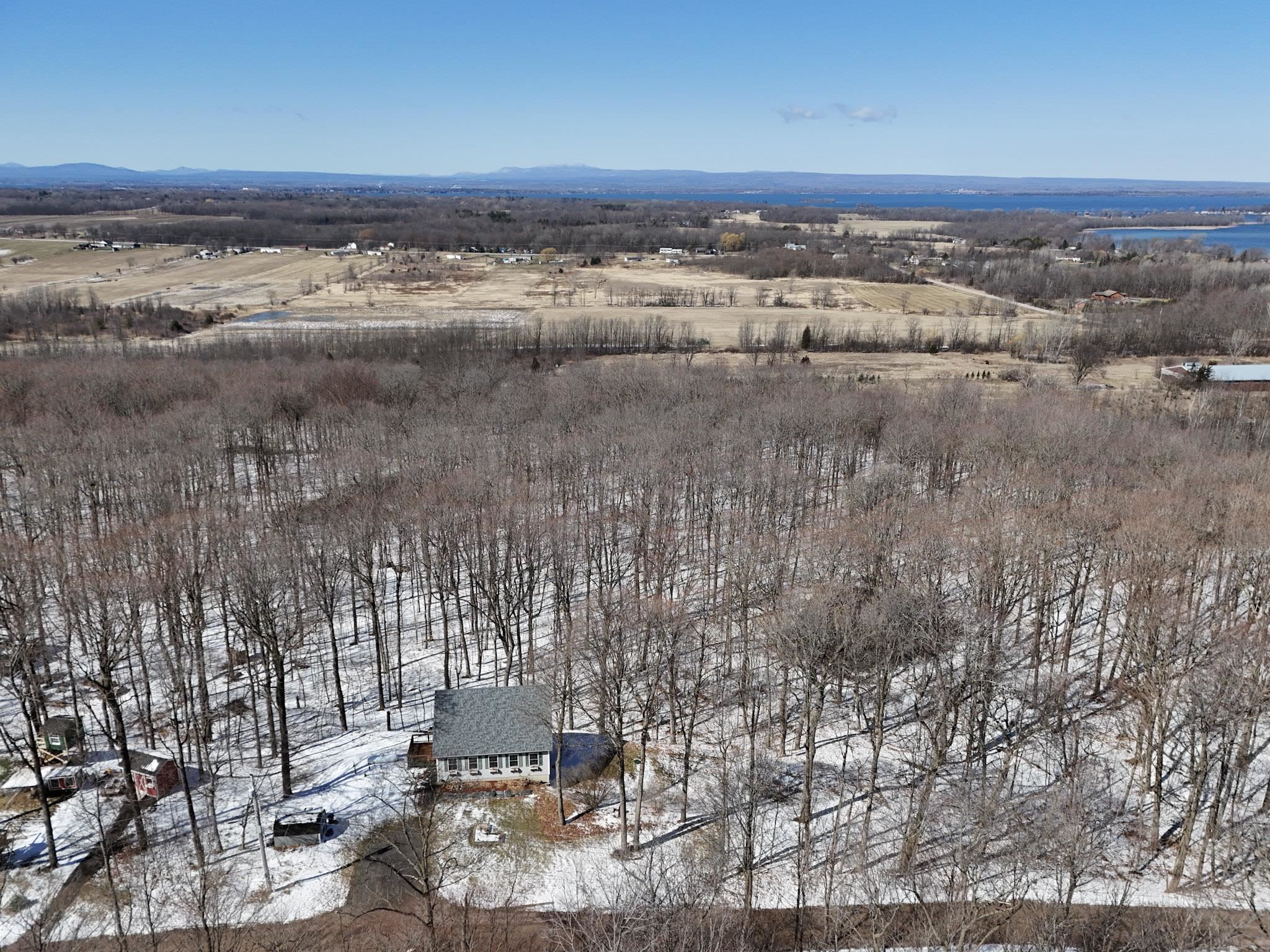 47 Lovers Lane Grand Isle, VT 05458 - Photo 3 of 51