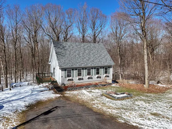 $464,900 | 47 Lovers Lane, Grand Isle, VT 05458