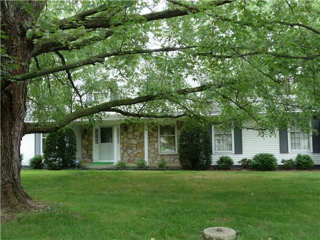 6215 Feder Road Columbus, OH 43228 - Photo 1 of 15 Gallery Image 1