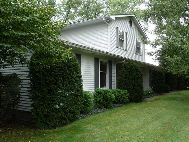 6215 Feder Road Columbus, OH 43228 - Photo 3 of 15 Gallery Image 3