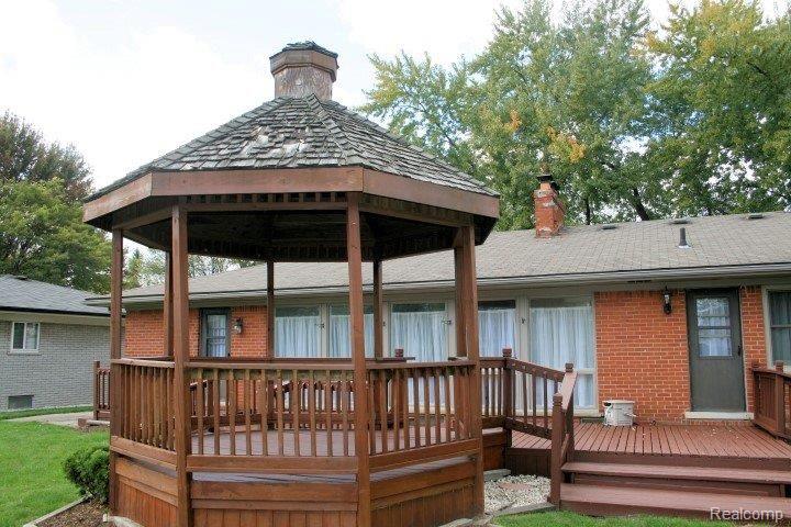 36590 Briarcliff Road Sterling Heights, MI 48312 - Photo 33 of 34 Gazebo