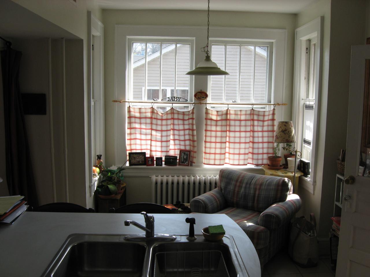 1915 Sheffield Road Southwest Roanoke, VA 24015 - Photo 11 of 31 Reading / Breakfast nook
