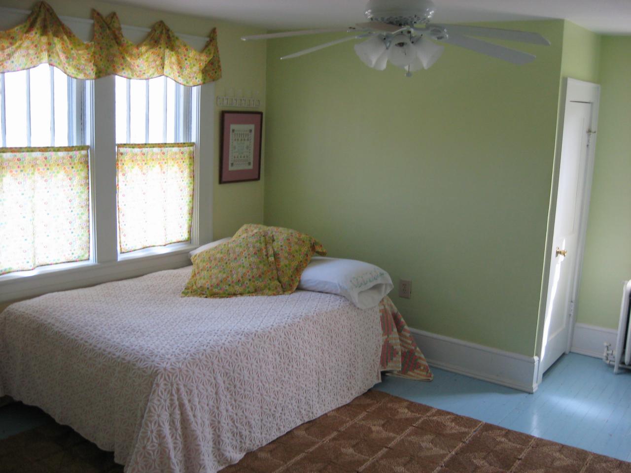 1915 Sheffield Road Southwest Roanoke, VA 24015 - Photo 14 of 31 Bedroom 2