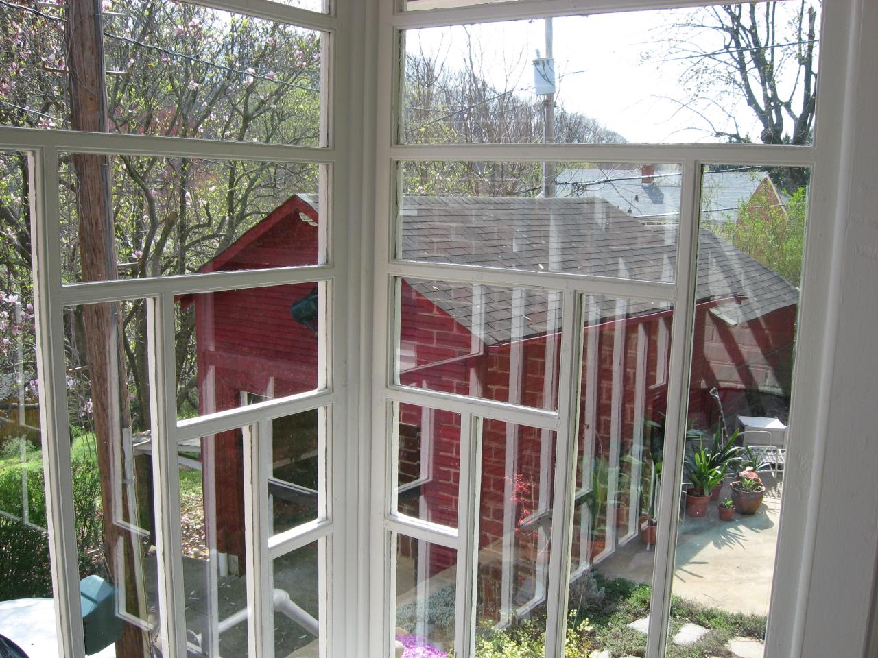 1915 Sheffield Road Southwest Roanoke, VA 24015 - Photo 24 of 31 Neat window