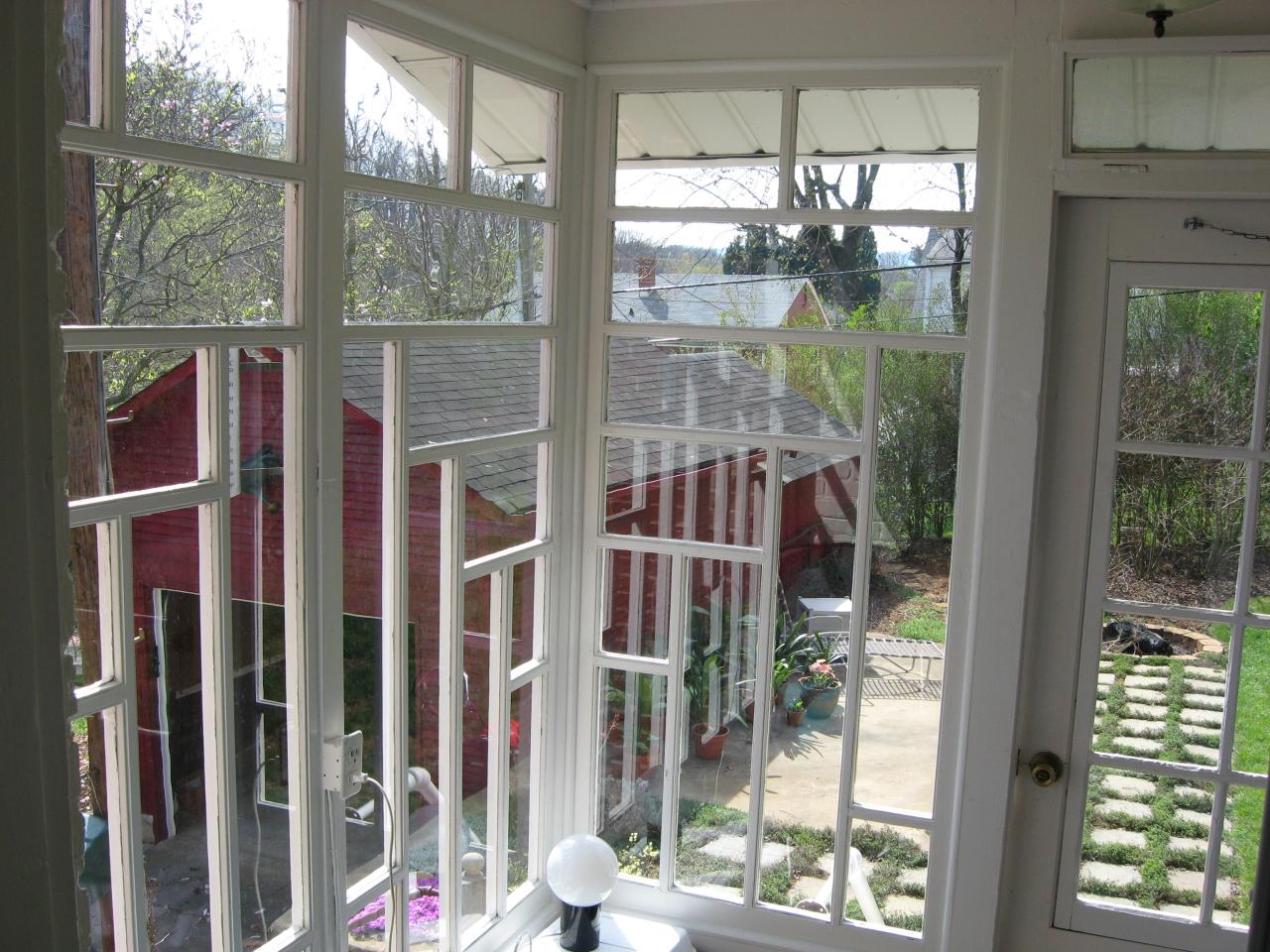 1915 Sheffield Road Southwest Roanoke, VA 24015 - Photo 25 of 31 I love this window !