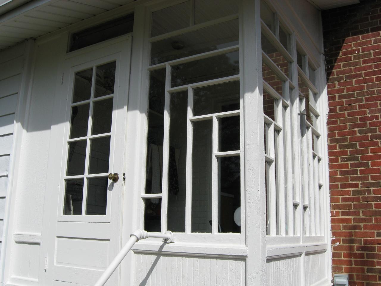 1915 Sheffield Road Southwest Roanoke, VA 24015 - Photo 26 of 31 Can't get enough of this window