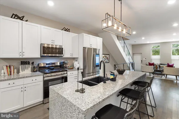 $2,800 | 1532 North Broadway, Baltimore, MD 21213