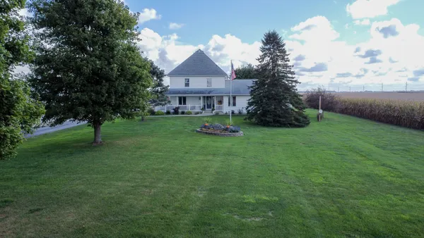 $549,900 | 1718 North 1800 East Road, Watseka, IL 60970