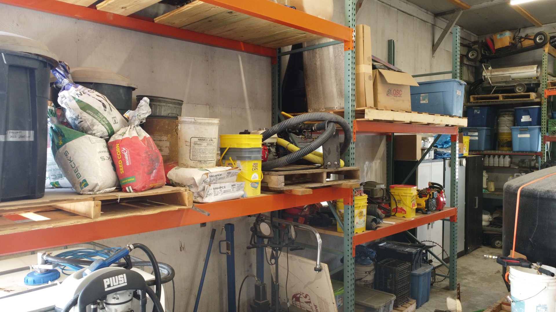 1718 North 1800 East Road Watseka, IL 60970 - Photo 101 of 113 a view of a patio with a table and chairs