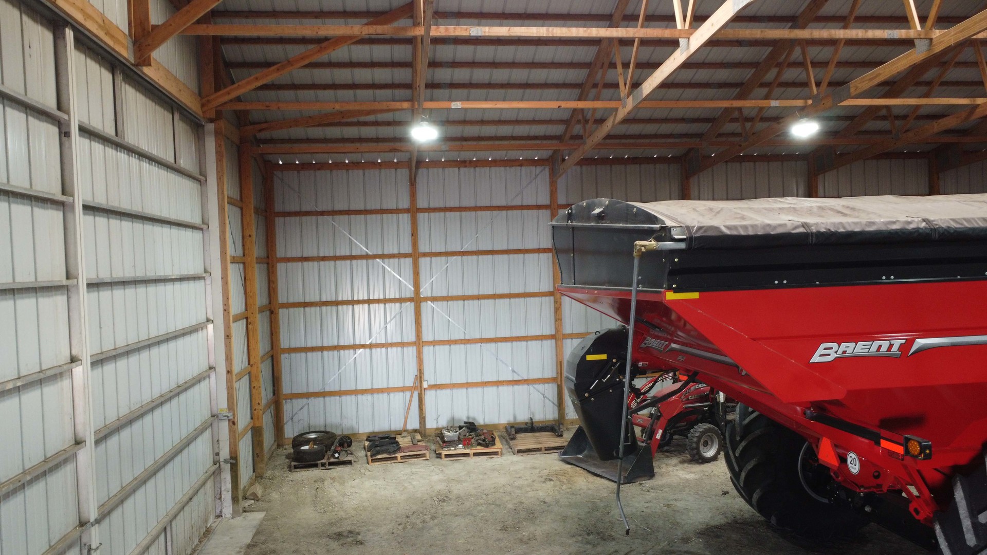 1718 North 1800 East Road Watseka, IL 60970 - Photo 105 of 113 a view of a room with gym equipment