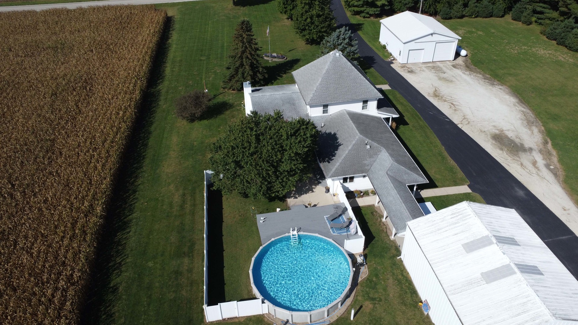 1718 North 1800 East Road Watseka, IL 60970 - Photo 18 of 113 an aerial view of a house with a yard