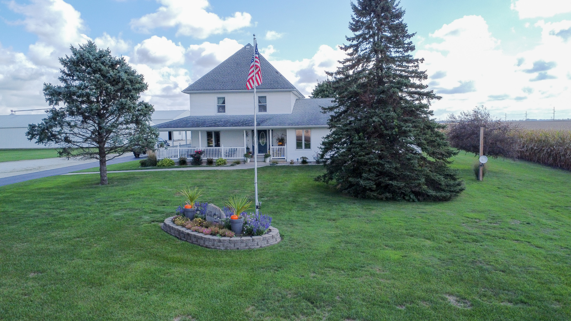 1718 North 1800 East Road Watseka, IL 60970 - Photo 2 of 113