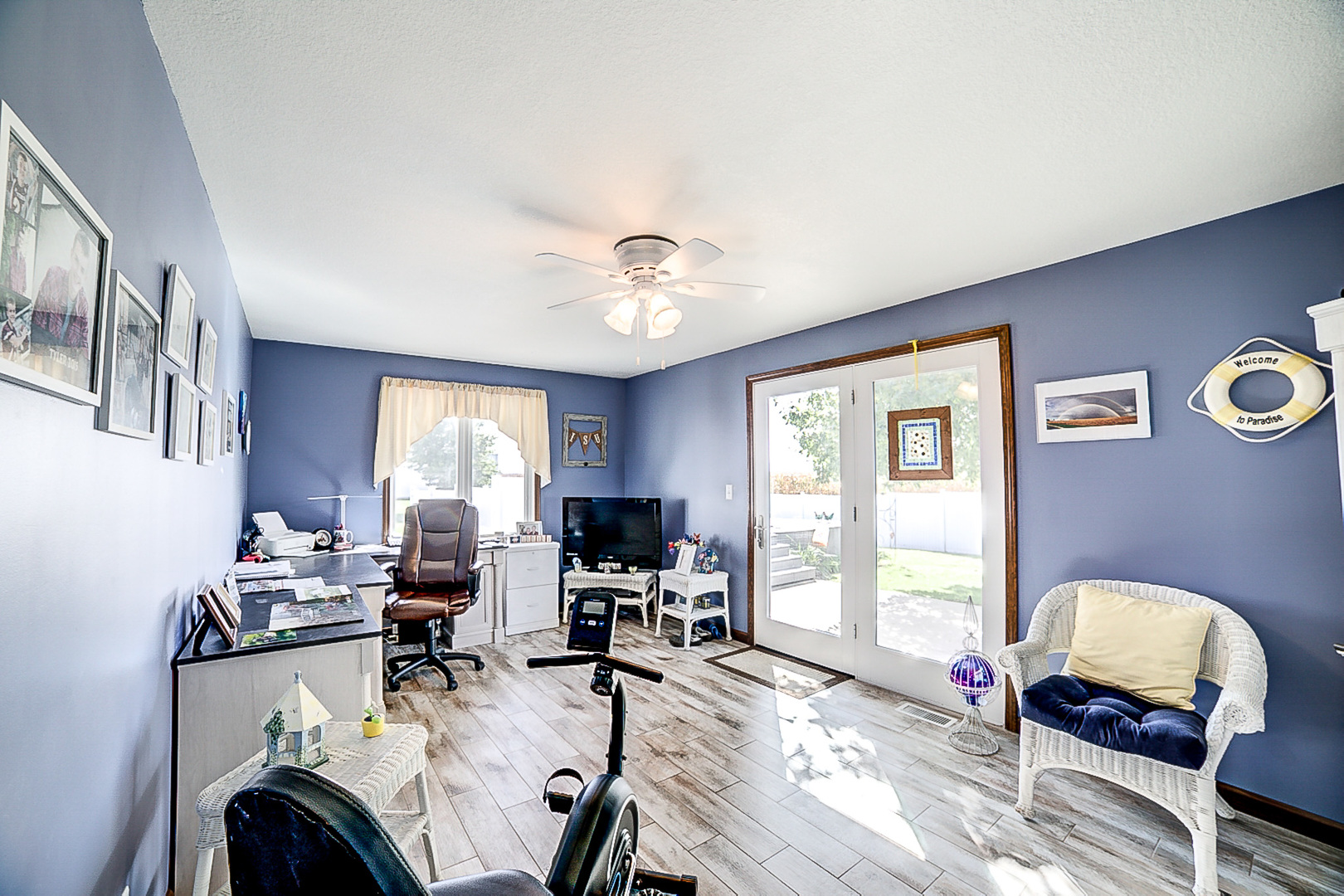 1718 North 1800 East Road Watseka, IL 60970 - Photo 43 of 113 a view of a livingroom with furniture and a window