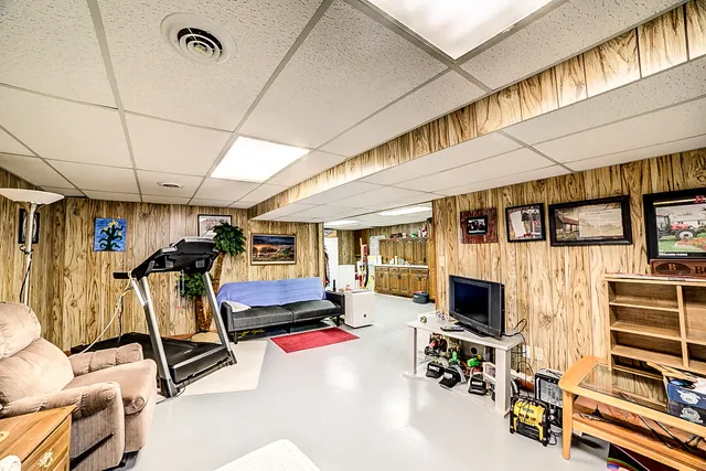 $585,900 | 1718 North 1800 East Road, Watseka, IL 60970