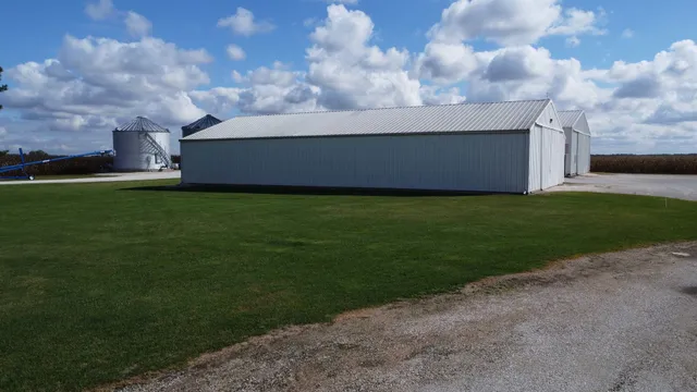$585,900 | 1718 North 1800 East Road, Watseka, IL 60970