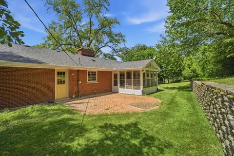 $550,000 | 237 Beachview Lane, North Barrington, IL 60010