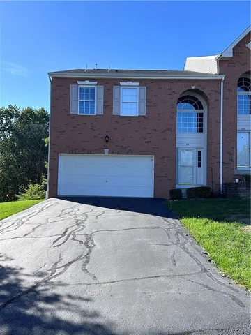 $2,500 | 781 Freedom Drive, Pittsburgh, PA 15205