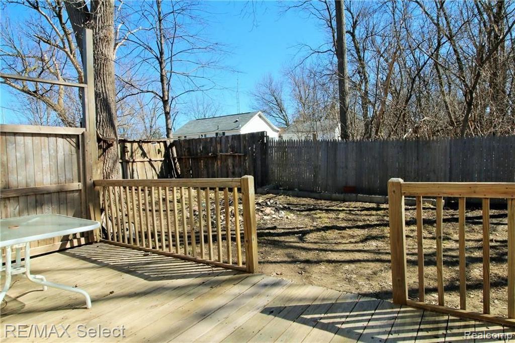 2227 Lodge Road Flint, MI 48532 - Photo 21 of 24