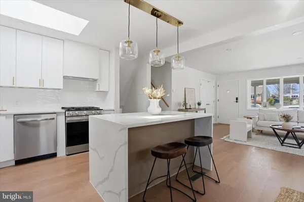 $649,999 | 407 South Central Boulevard, Broomall, PA 19008