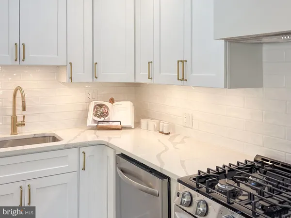 $649,999 | 407 South Central Boulevard, Broomall, PA 19008