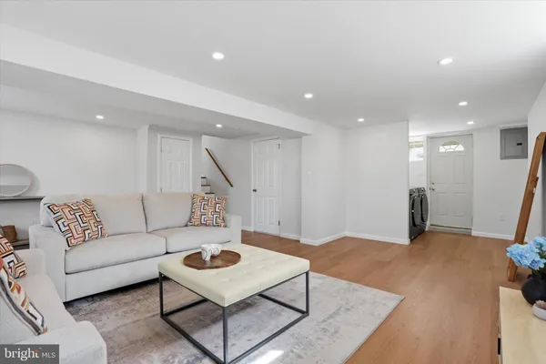 $649,999 | 407 South Central Boulevard, Broomall, PA 19008