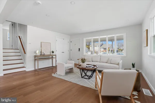 $649,999 | 407 South Central Boulevard, Broomall, PA 19008