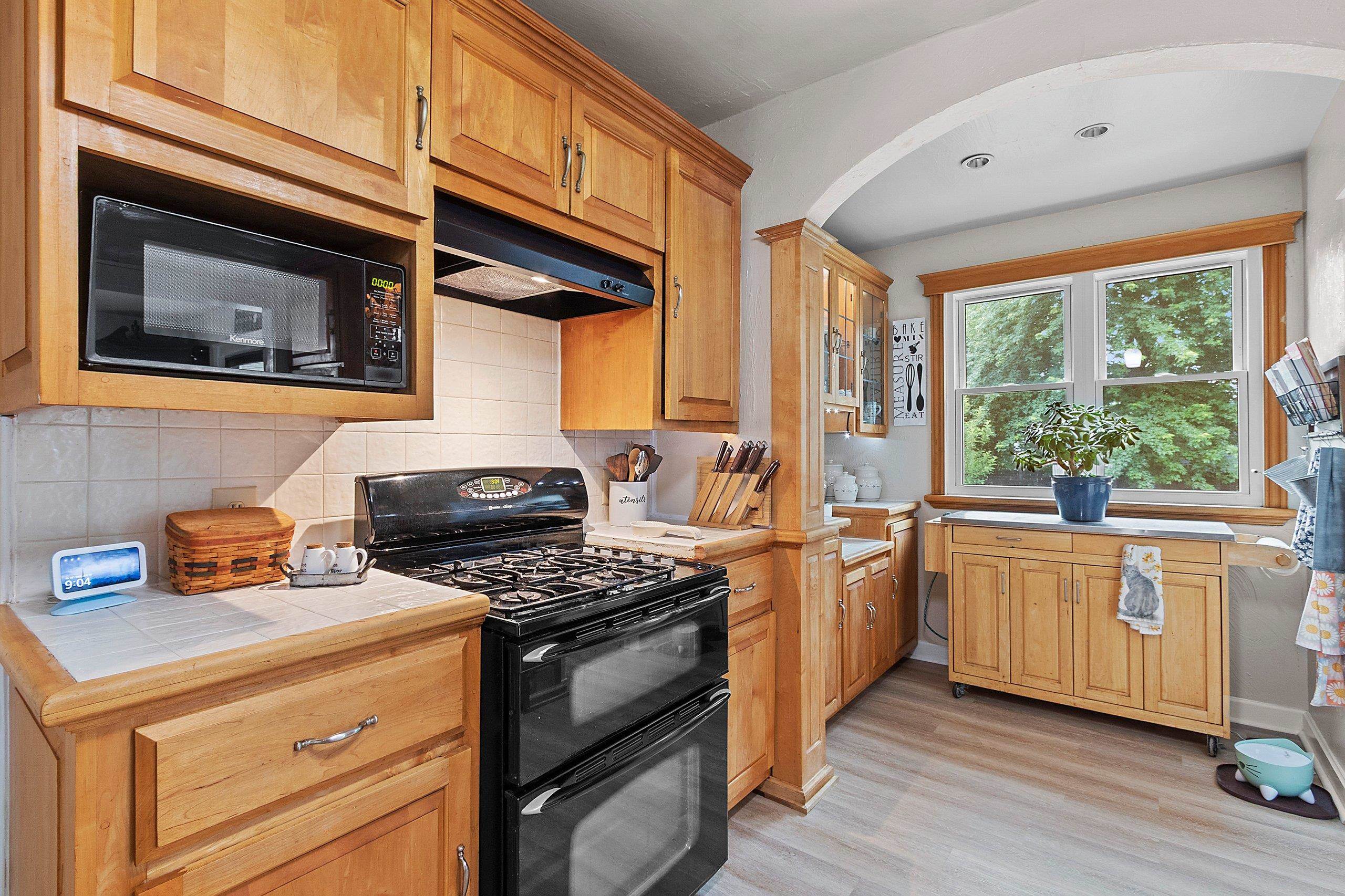 219 East Hancock Street Appleton, WI 54911 - Photo 9 of 30