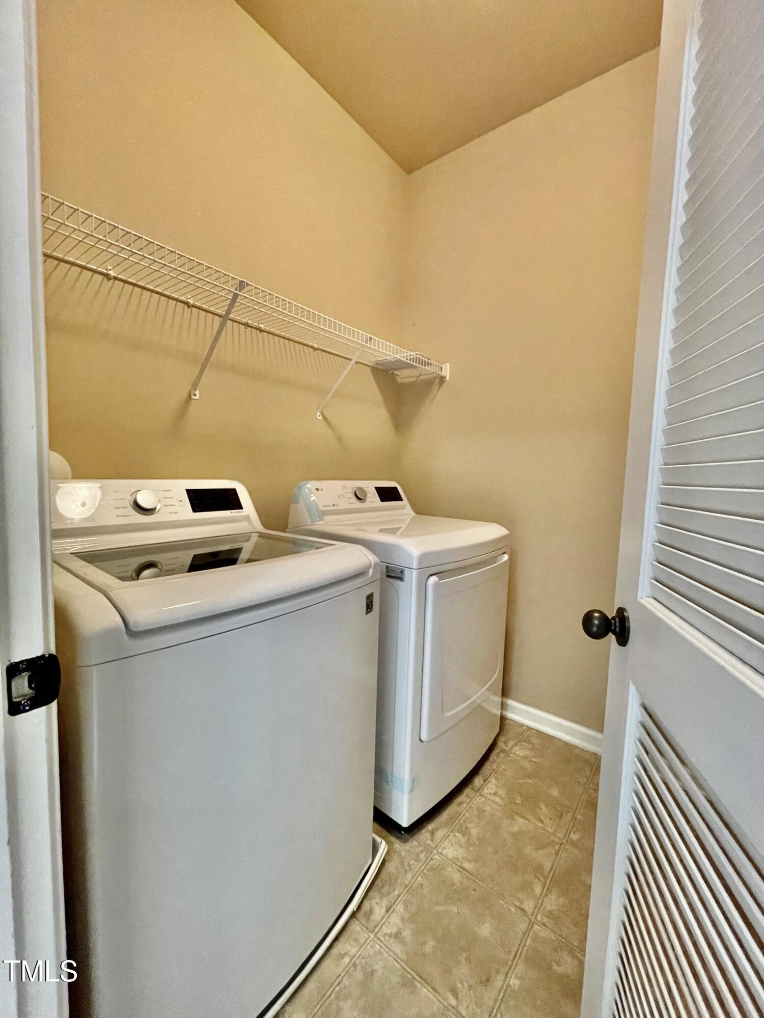 414 Weatherbrook Way Cary, NC 27513 - Photo 32 of 41 IMG-2533
