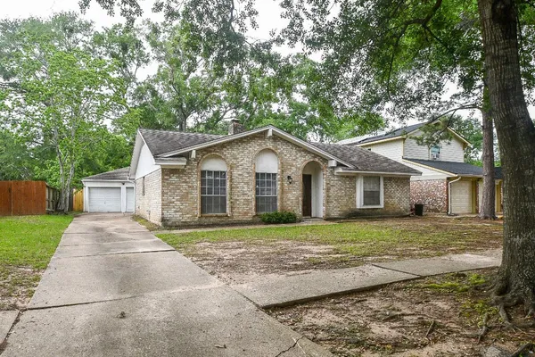 $1,450 | 422 Skywood Drive, Houston, TX 77090