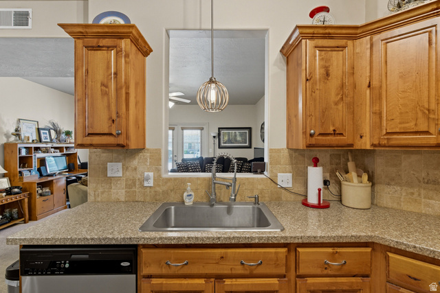224 South 550 West, Unit B2 Springville, UT 84663 - Photo 12 of 30