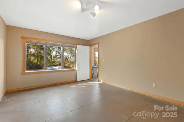 $1,250,000 | 96 Old Cv Road, Black Mountain, NC 28711