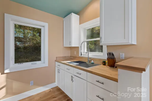 $1,250,000 | 96 Old Cv Road, Black Mountain, NC 28711