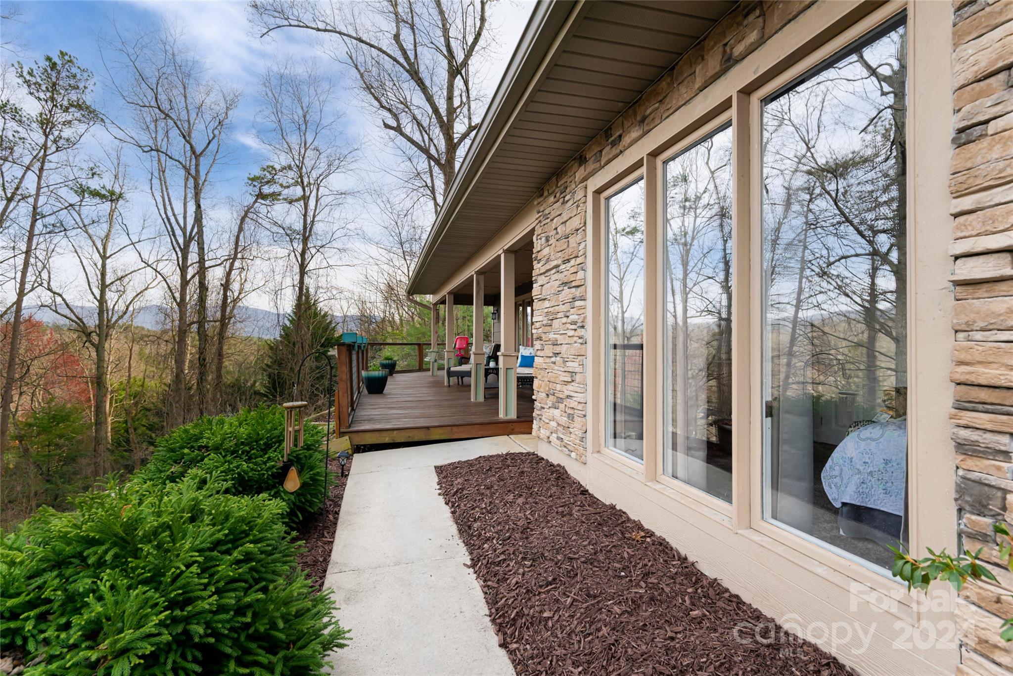 202 Laurel Ridge Road Asheville, NC 28805 - Photo 5 of 45 Gallery Image 5