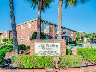 $169,000 | 1920 East Edgewood Drive, Unit J8, Lakeland, FL 33803