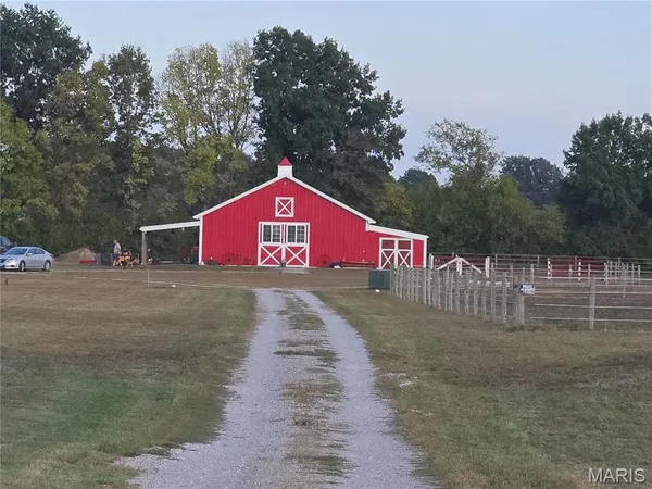 $229,000 | 151 West Doc Lin Drive, Sparta, IL 62286