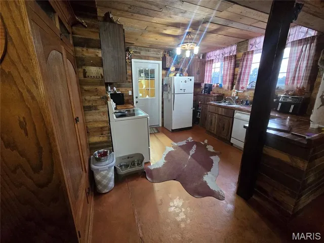 $229,000 | 151 West Doc Lin Drive, Sparta, IL 62286