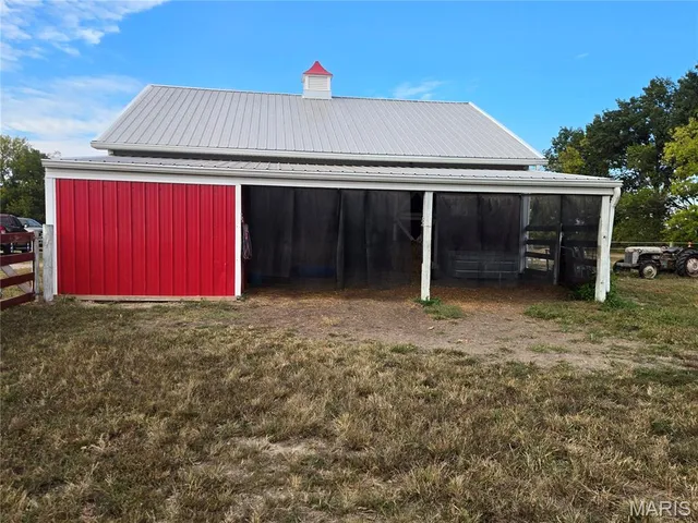 $229,000 | 151 West Doc Lin Drive, Sparta, IL 62286