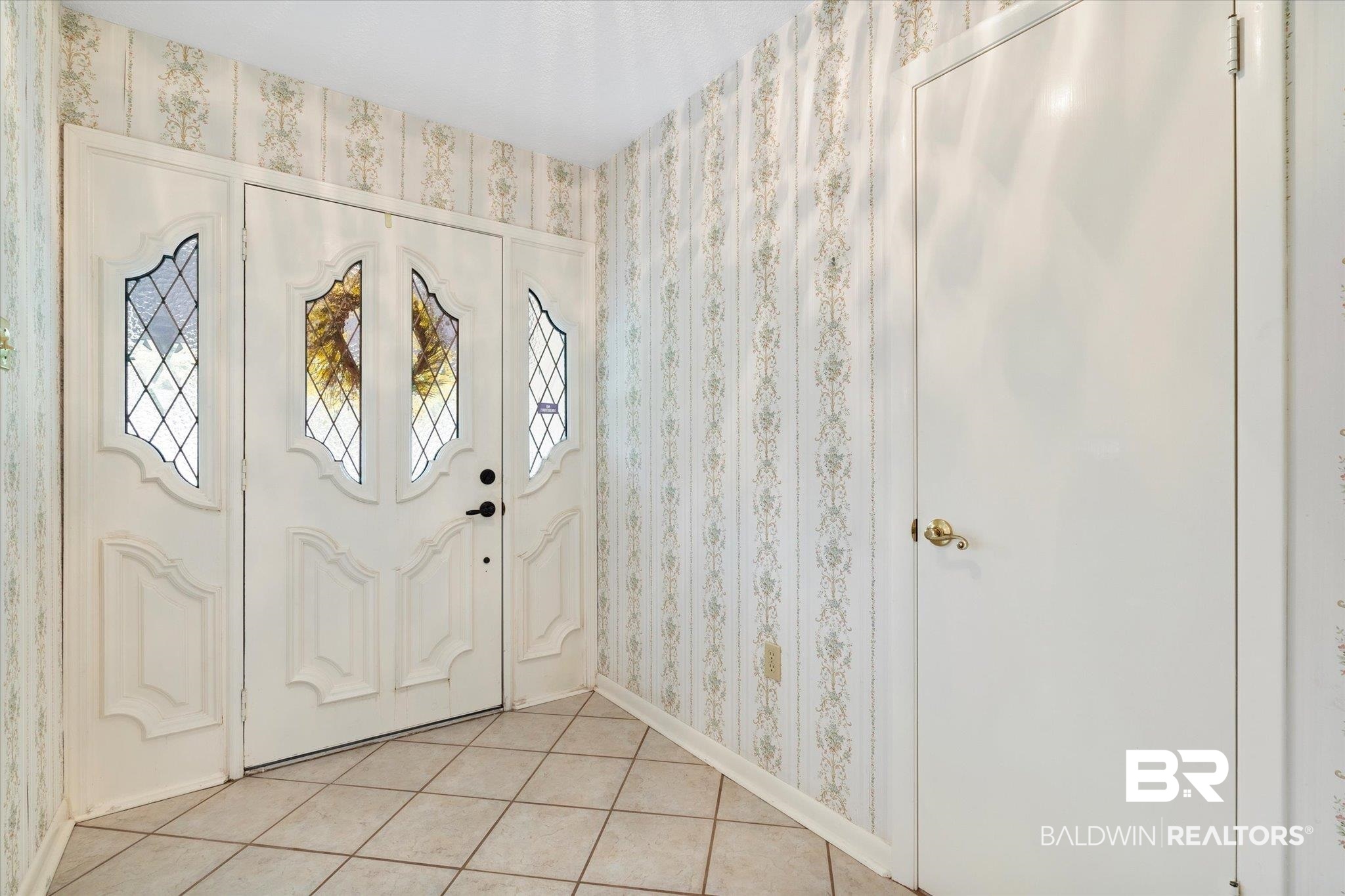 4212 Spring Valley Drive South Mobile, AL 36693 - Photo 3 of 30