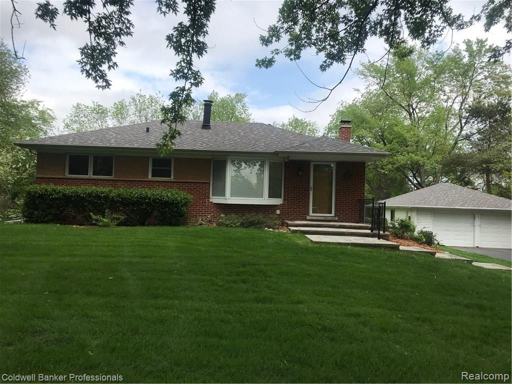 2330 Oklahoma Court Rochester Hills, MI 48309 - Photo 1 of 28
