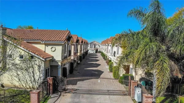 $4,500 | 13769 Cordary Avenue, Hawthorne, CA 90250