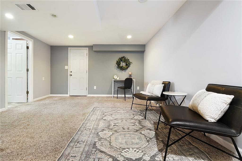 4043 Shoreham Street Pittsburgh, PA 15212 - Photo 35 of 45 a workspace with furniture and window