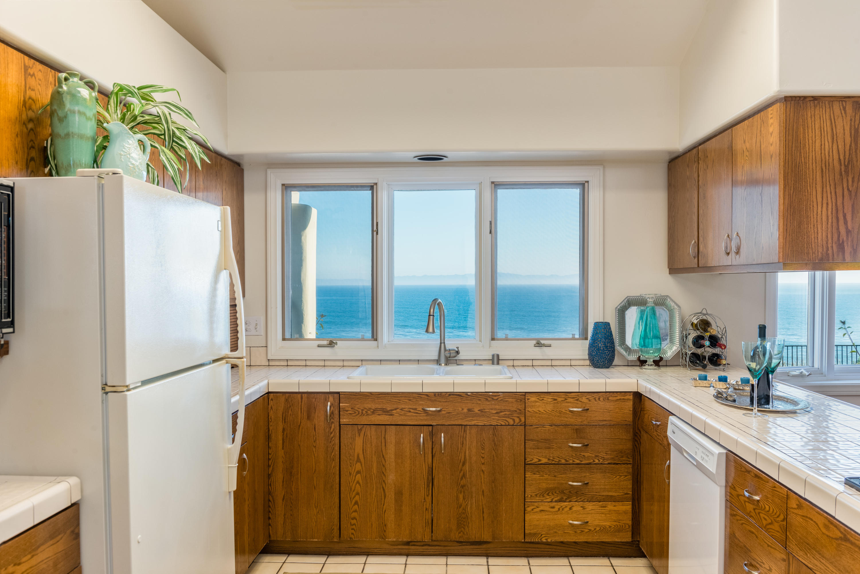 5225 Austin Road Santa Barbara, CA 93111 - Photo 16 of 42 Kitchen With Views