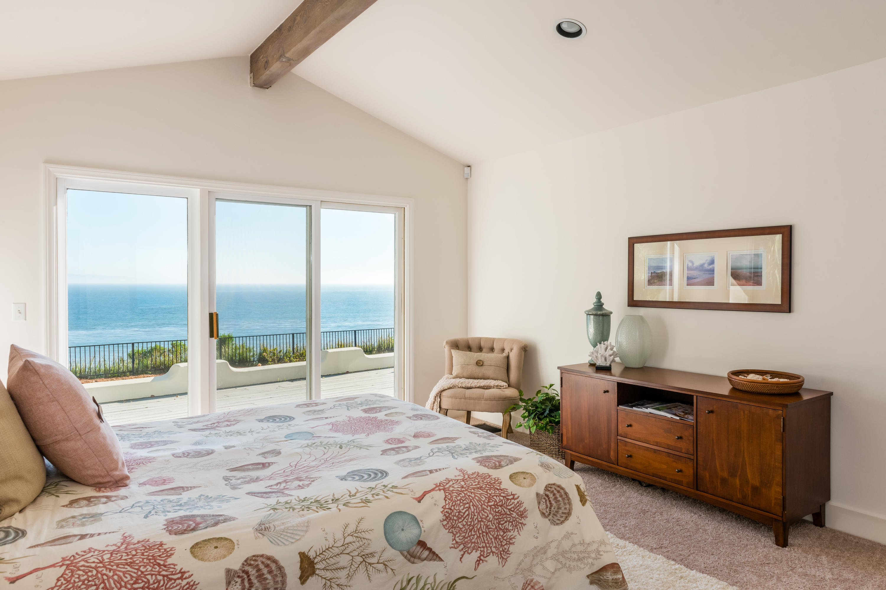5225 Austin Road Santa Barbara, CA 93111 - Photo 17 of 42 Master Bedroom