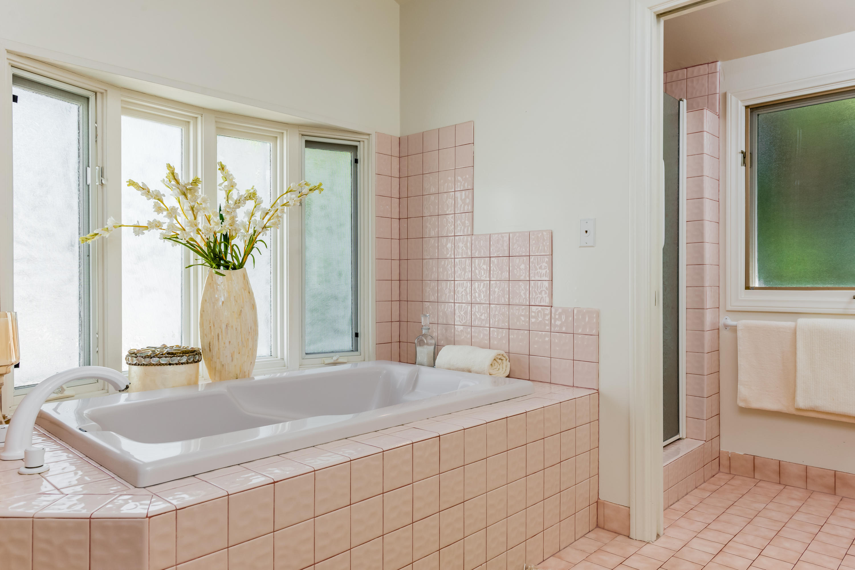 5225 Austin Road Santa Barbara, CA 93111 - Photo 21 of 42 Master Bathroom