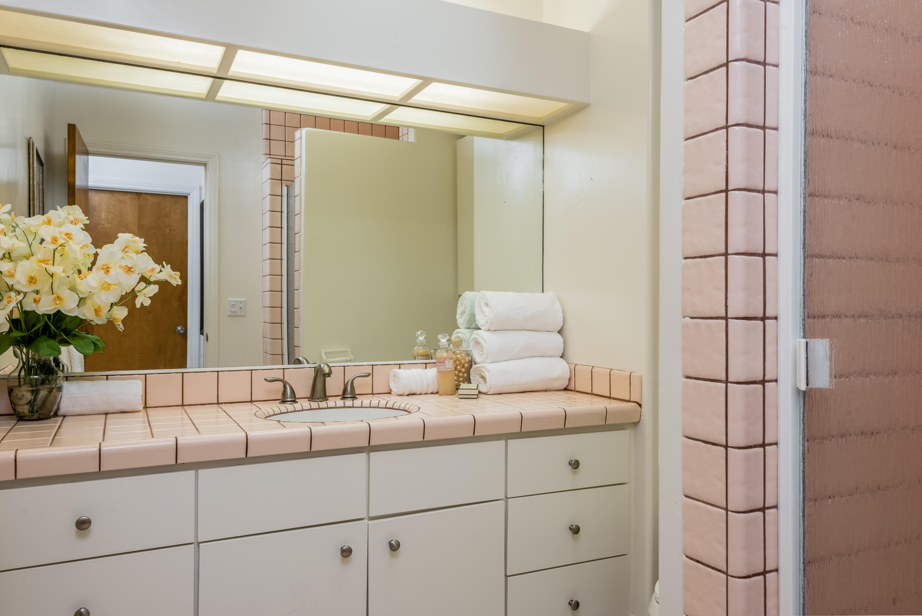 5225 Austin Road Santa Barbara, CA 93111 - Photo 24 of 42 Bathroom 2