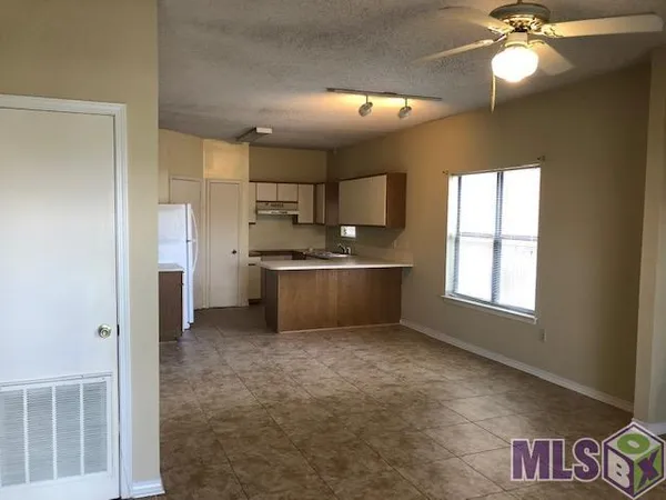 $1,100 | 5141 Butter Creek Lane, Unit 112, Baton Rouge, LA 70809