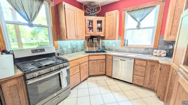 $239,500 | 709 East California Street, Osage City, KS 66523