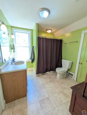 $239,500 | 709 East California Street, Osage City, KS 66523